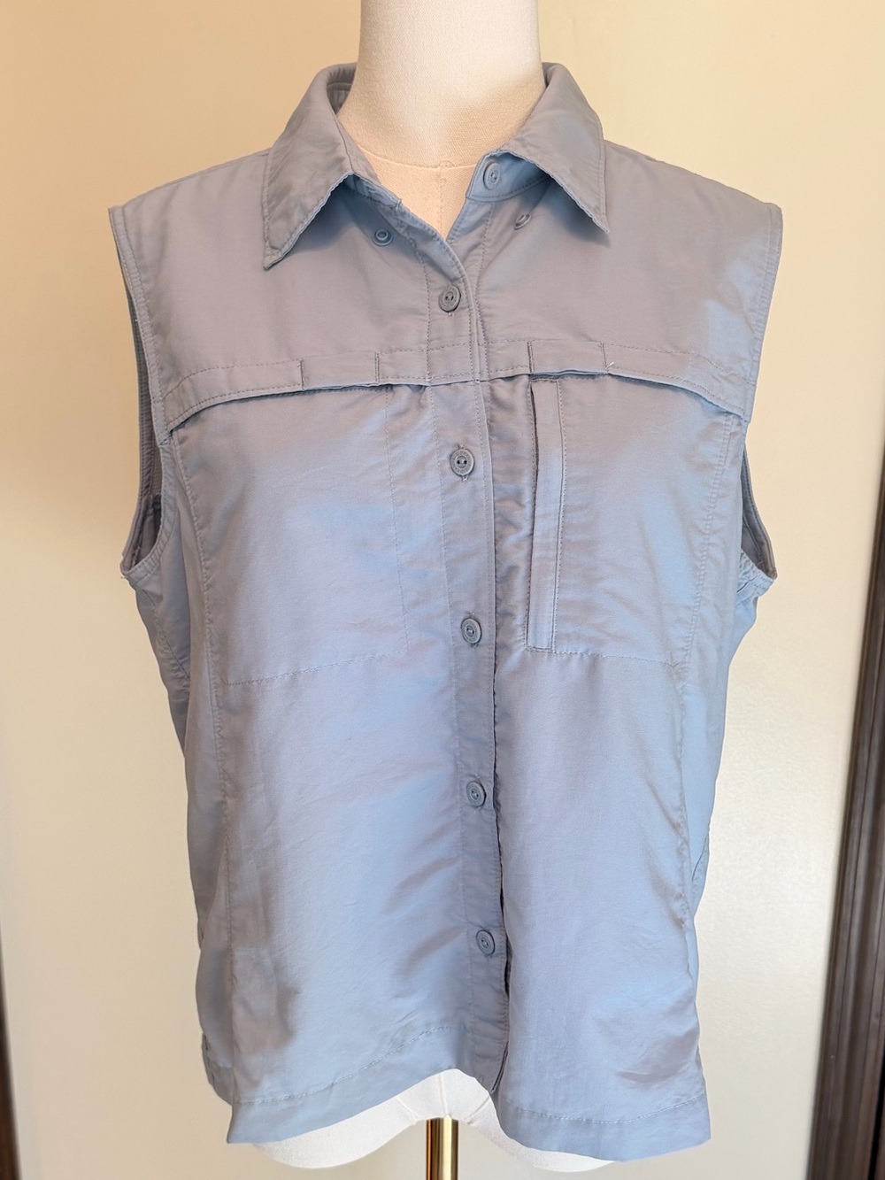 L. L. Bean Light Blue Sleeveless Button-Front Women's Vest